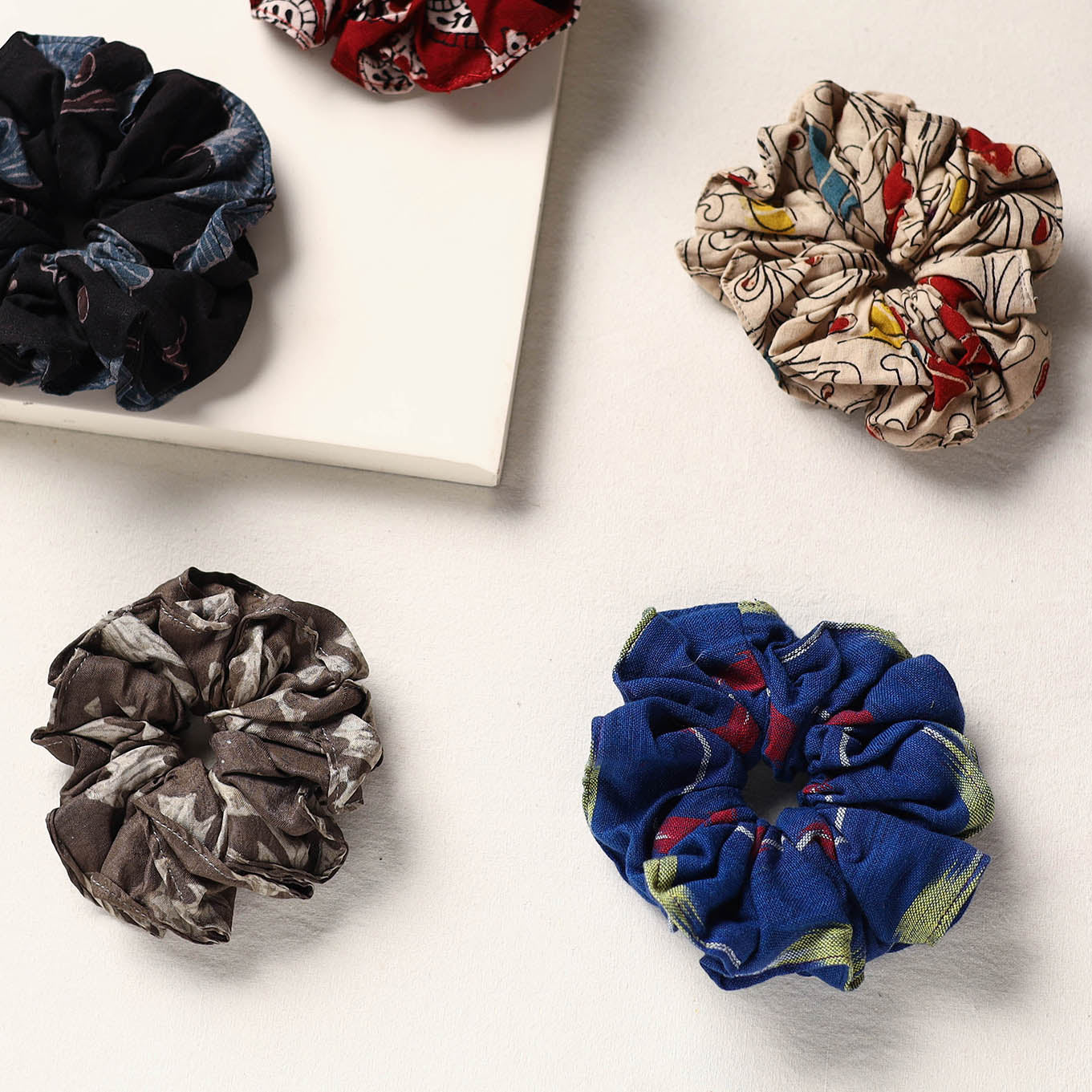 Handmade cotton rubber bands/scrunchies (set of 5) 40