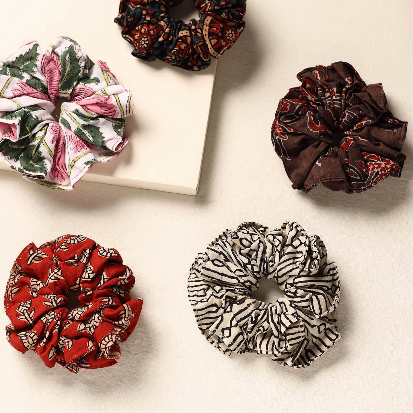 Handmade cotton rubber bands/scrunchies (set of 5) 52