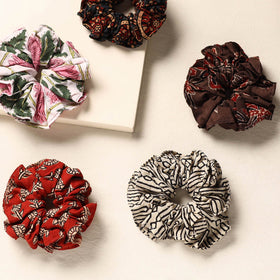 Handmade cotton rubber bands/scrunchies (set of 5) 52