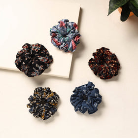 Handmade cotton rubber bands/scrunchies (set of 5) 56