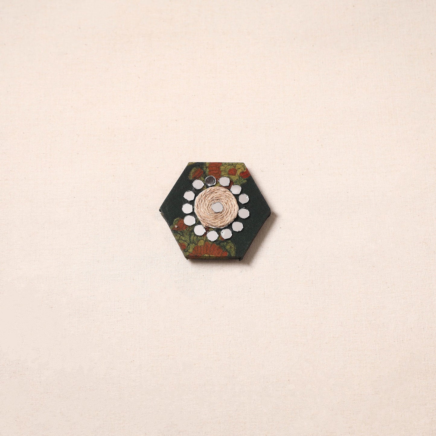 Handmade fabart jute magnet 06 - handcrafted