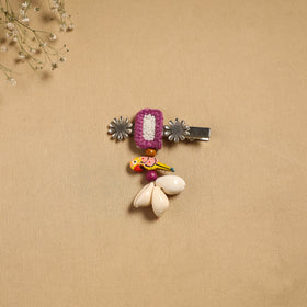 Handmade gs shell & thread work hair clip 40 - handcrafted