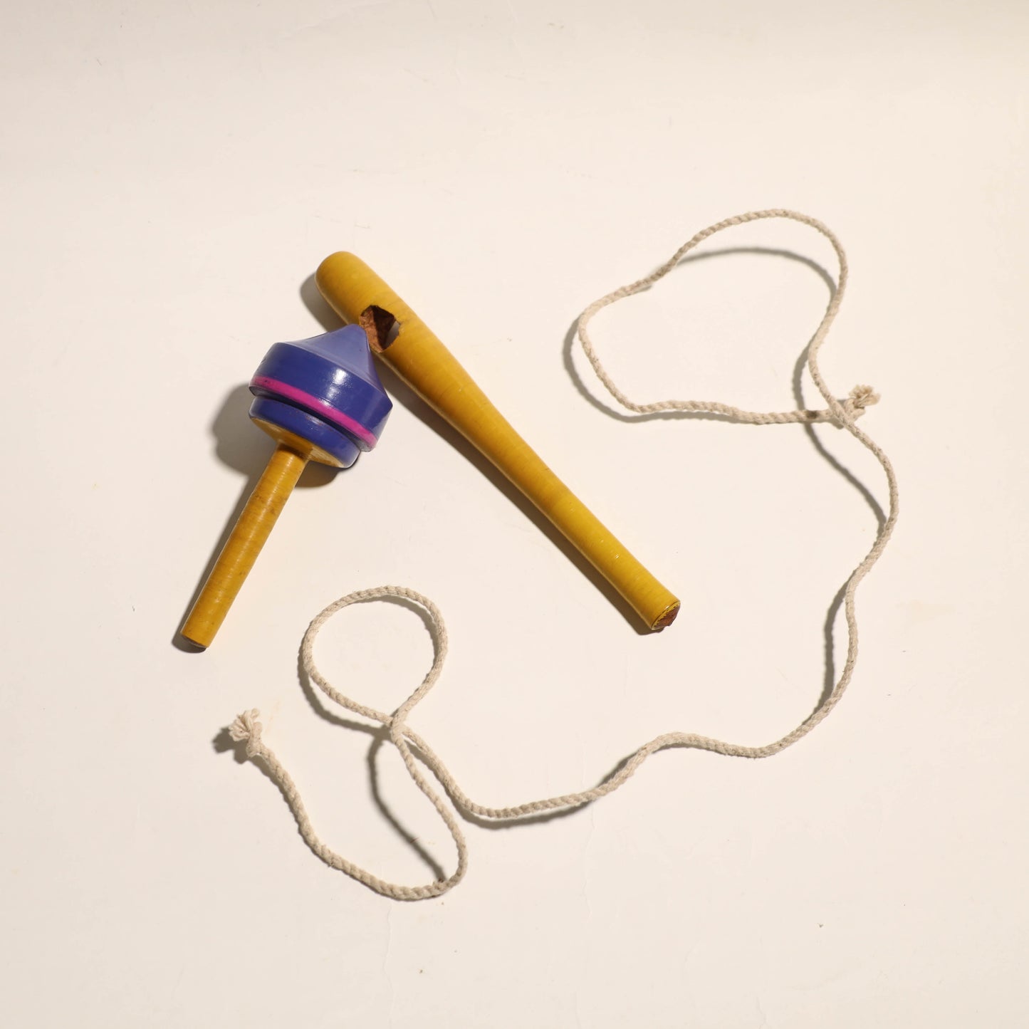  Handmade Lacquered Wooden Spinning Top - Lattu