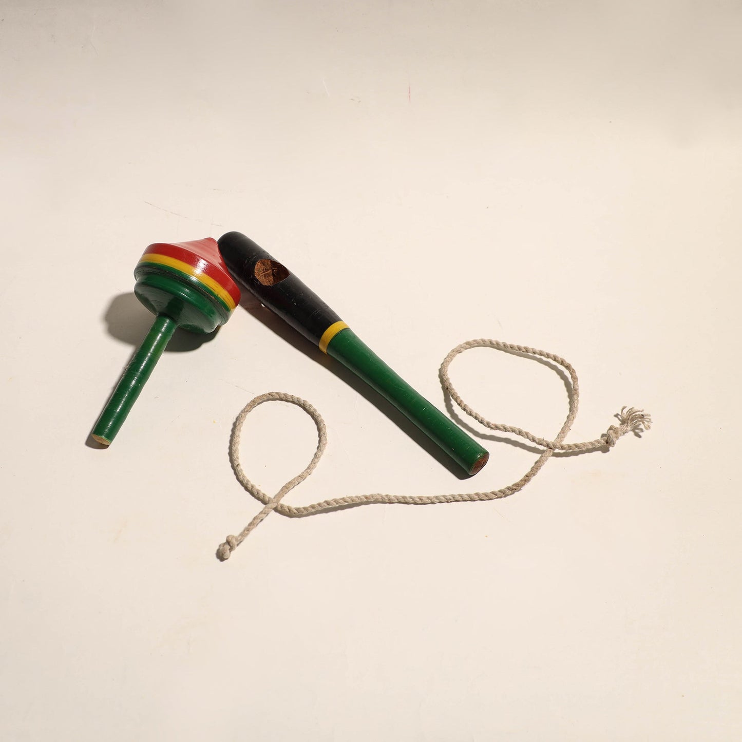  Handmade Lacquered Wooden Spinning Top - Lattu