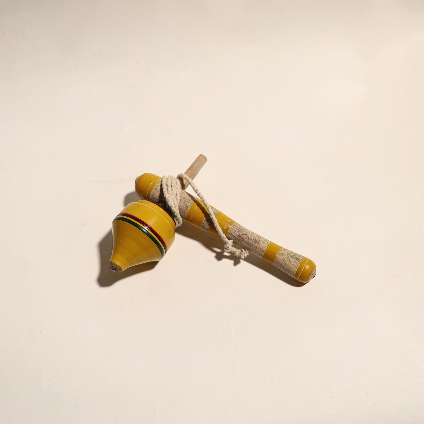  Handmade Lacquered Wooden Spinning Top - Lattu