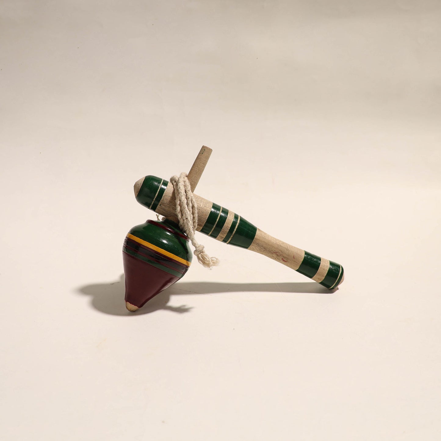  Handmade Lacquered Wooden Spinning Top - Lattu