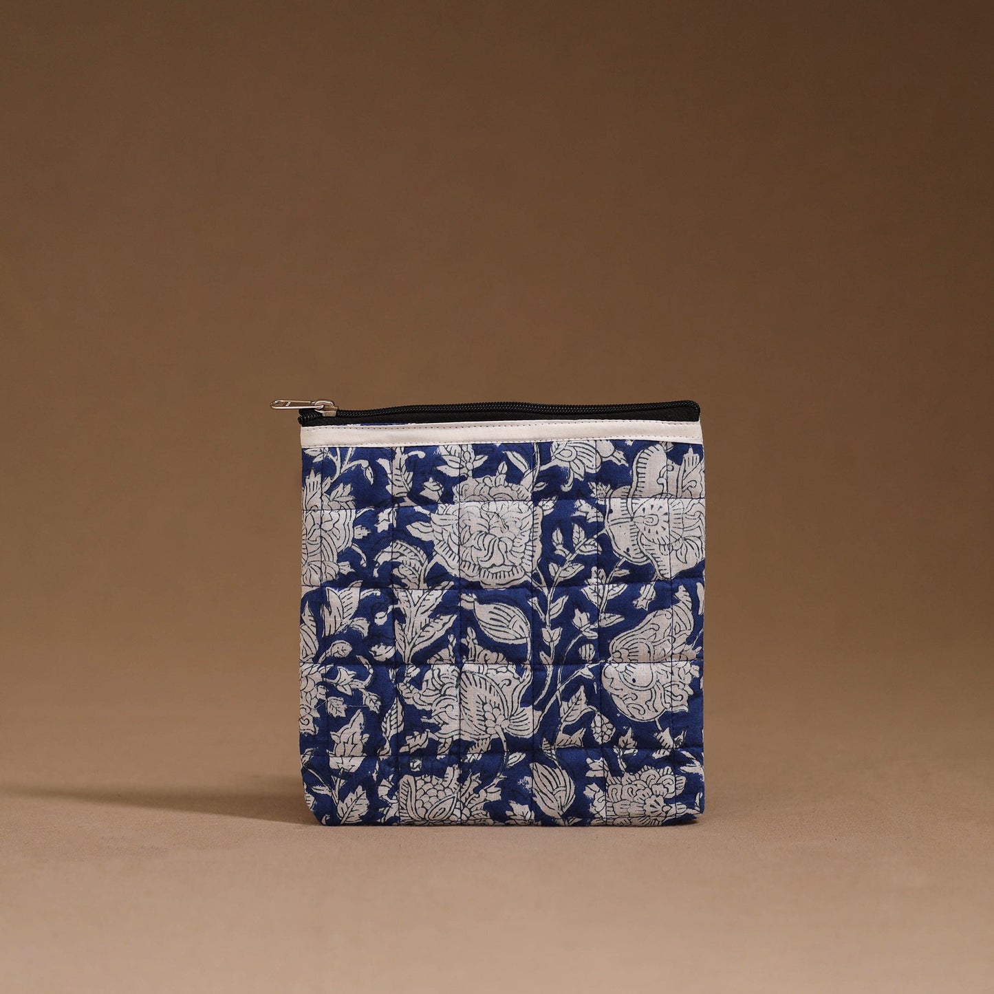 Handmade quilted utility pouch 09 - handcrafted