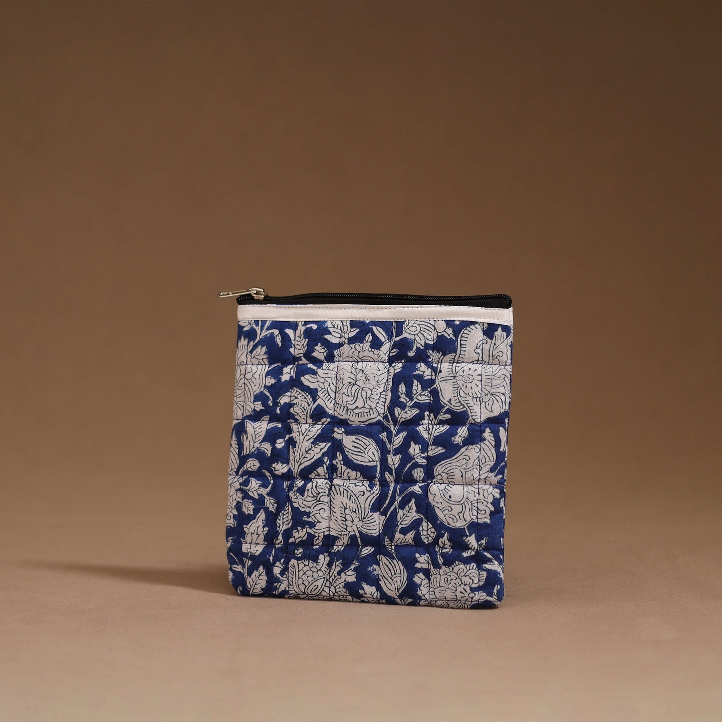 Handmade quilted utility pouch 09 - handcrafted