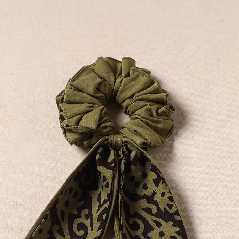 Handmade rubber band/scarf scrunchie 83 - handcrafted