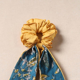 Handmade rubber band/scarf scrunchie 84 - handcrafted