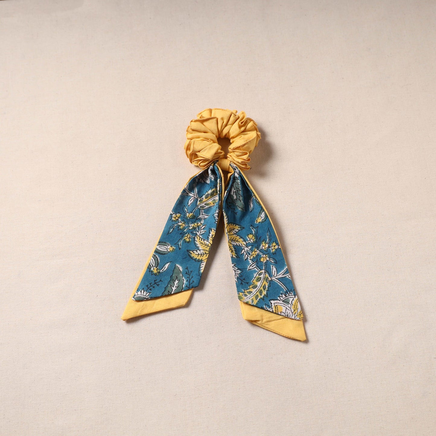 Handmade rubber band/scarf scrunchie 84 - handcrafted