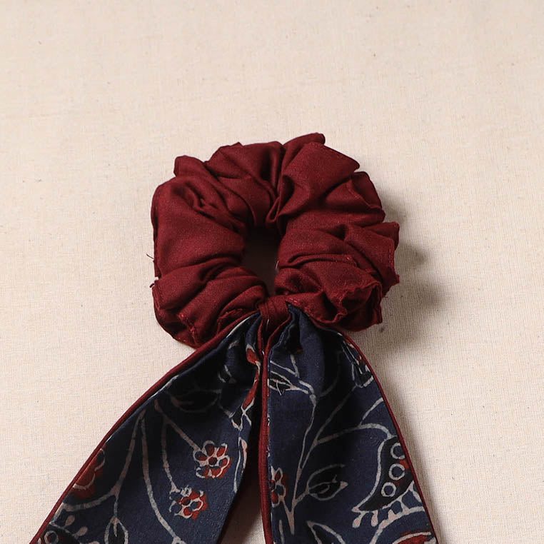 Handmade rubber band/scarf scrunchie 85 - handcrafted