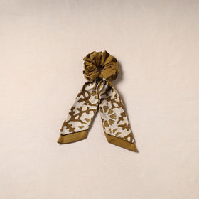 Handmade rubber band/scarf scrunchie 90 - handcrafted