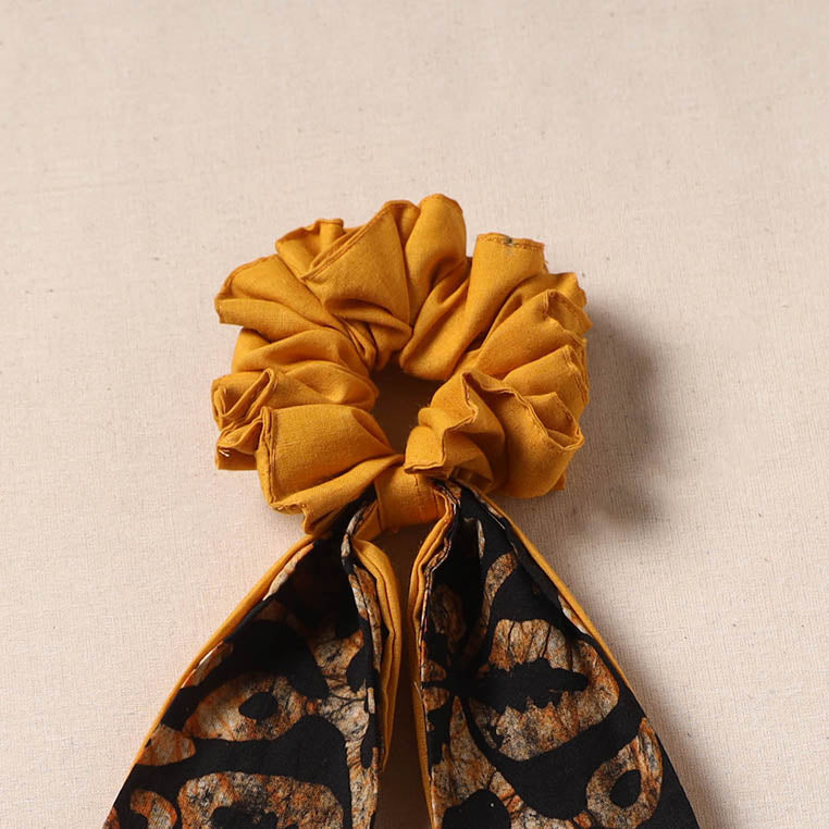 Handmade rubber band/scarf scrunchie 96 - handcrafted