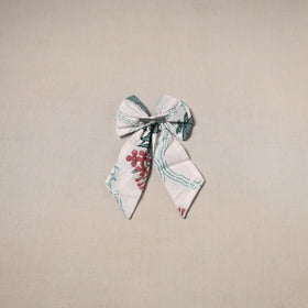 Handmade women’s bow hair clip 02 - handcrafted