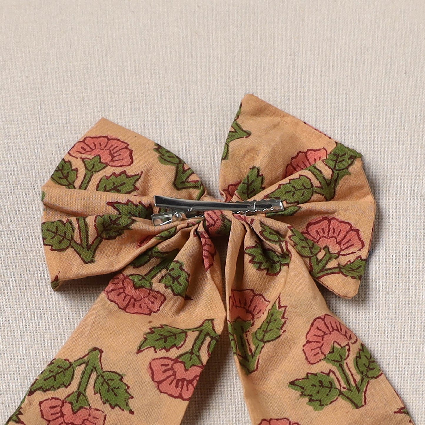 Handmade women’s bow hair clip 04 - handcrafted