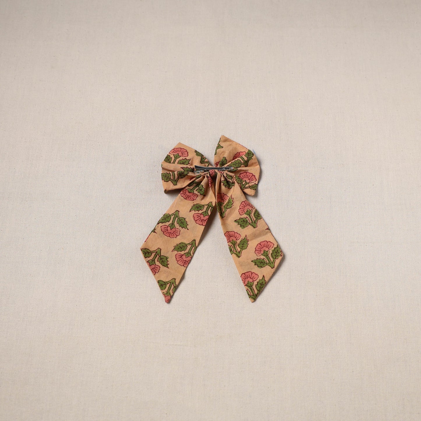 Handmade women’s bow hair clip 04 - handcrafted