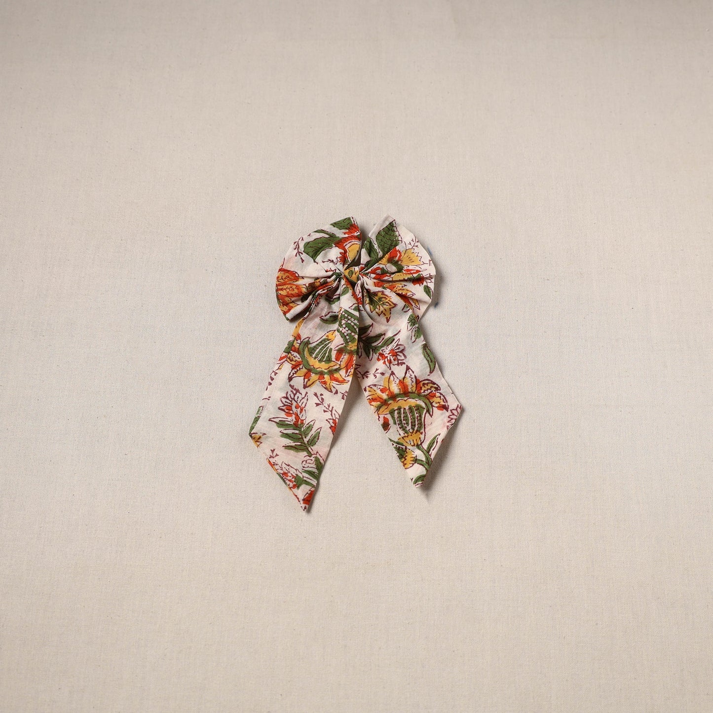 Handmade women’s bow hair clip 07 - handcrafted