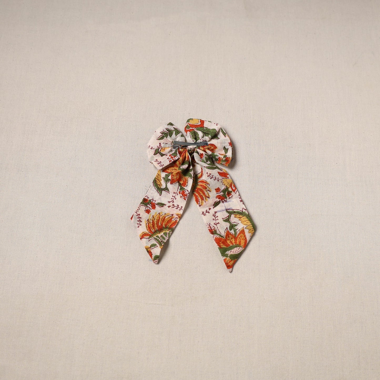 Handmade women’s bow hair clip 07 - handcrafted