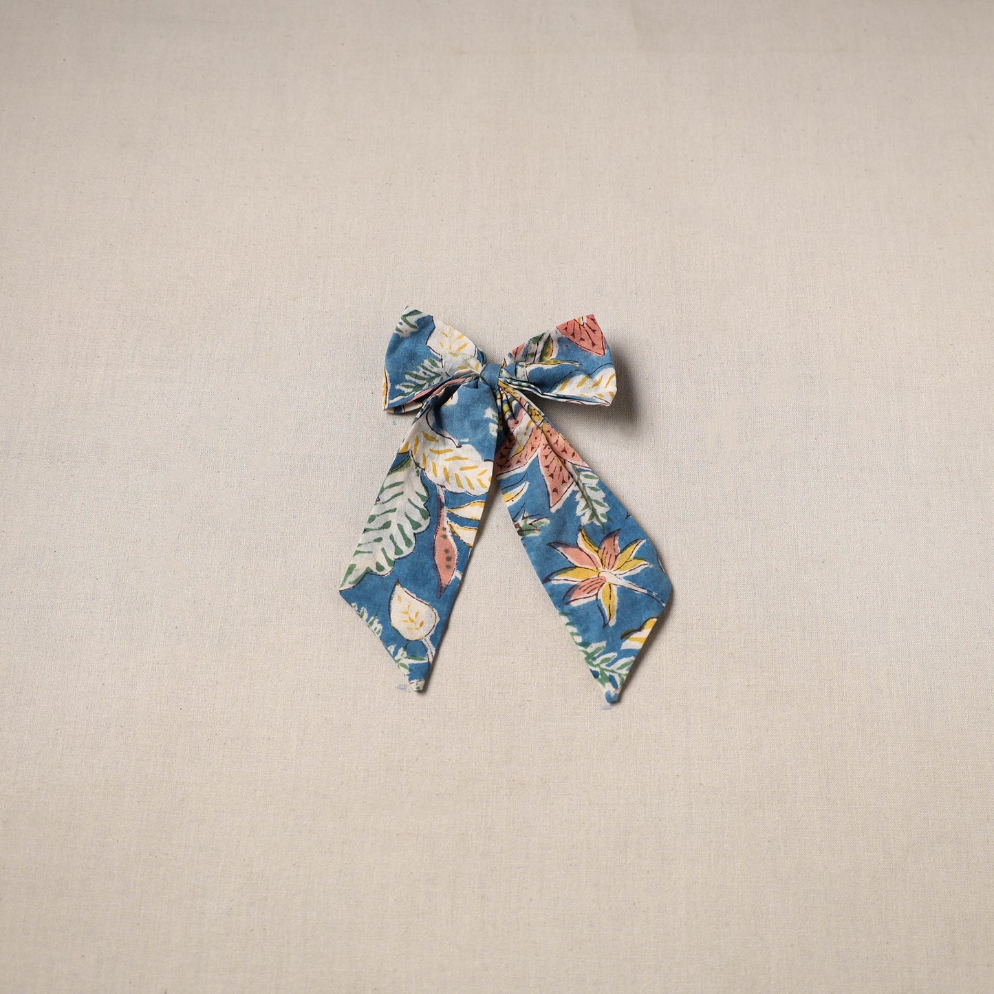 Handmade women’s bow hair clip 09 - handcrafted
