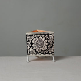  Handpainted Tholu Bommalata Leather Table Lamp l iTokri.com 