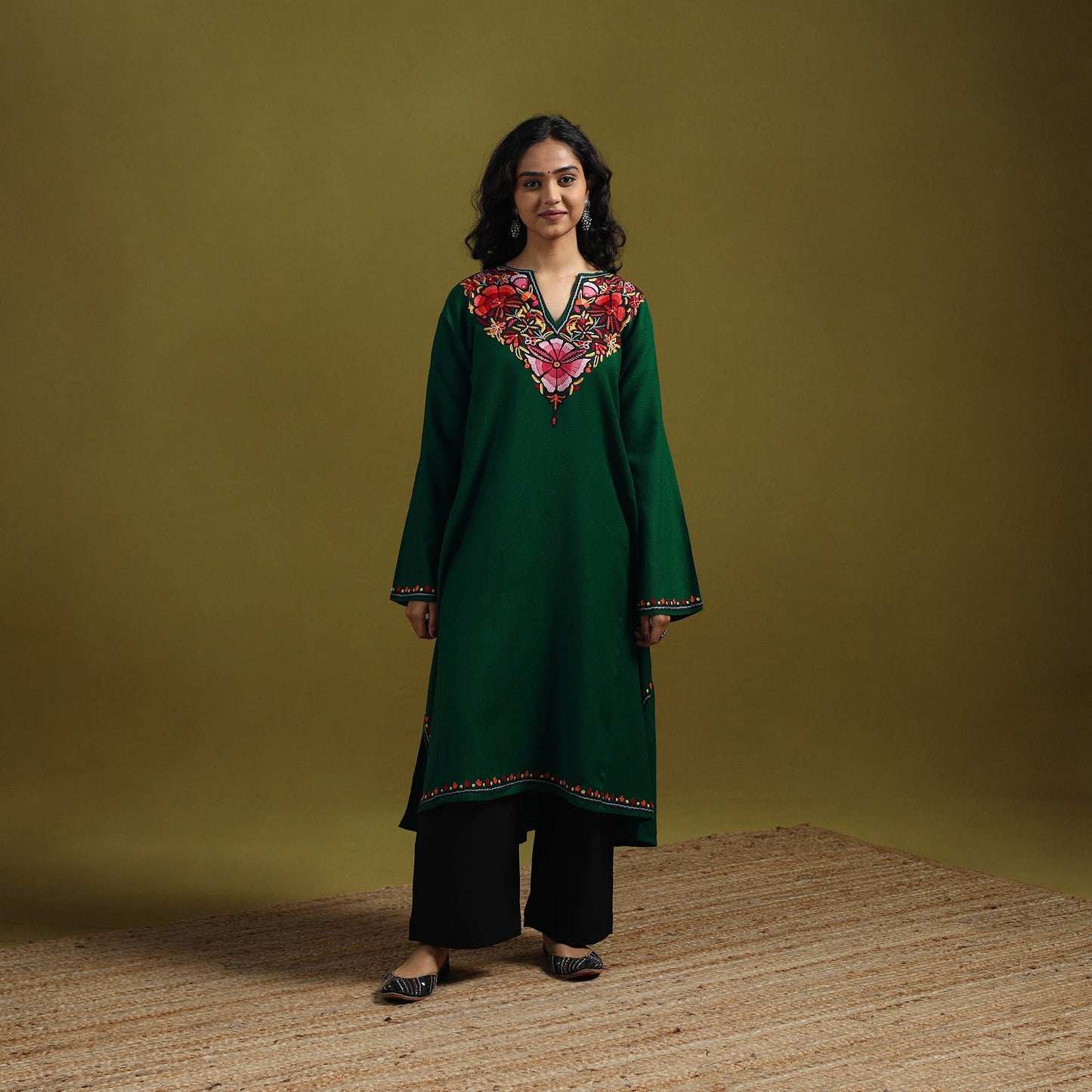 Handwoven aari hand embroidered kashmiri merino wool pheran