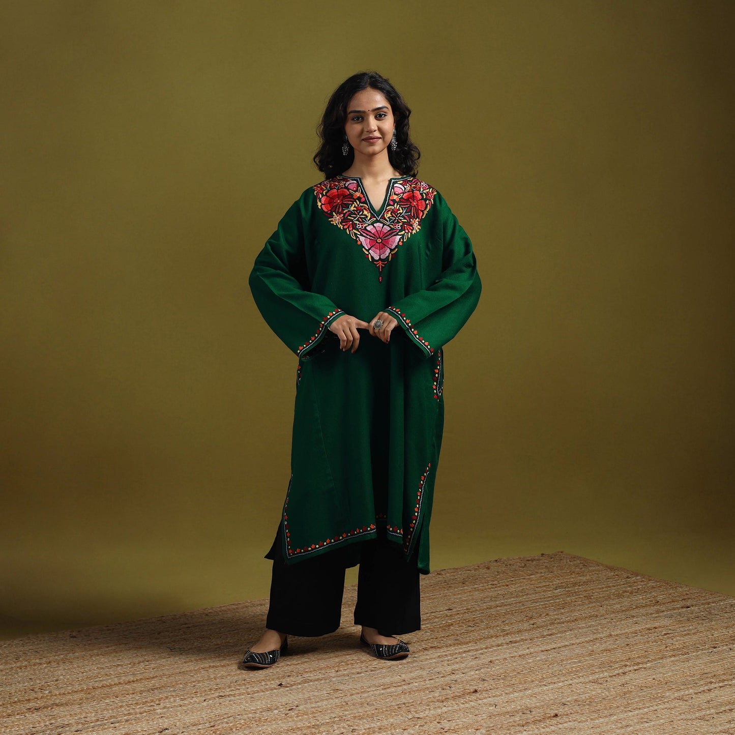 Handwoven aari hand embroidered kashmiri merino wool pheran