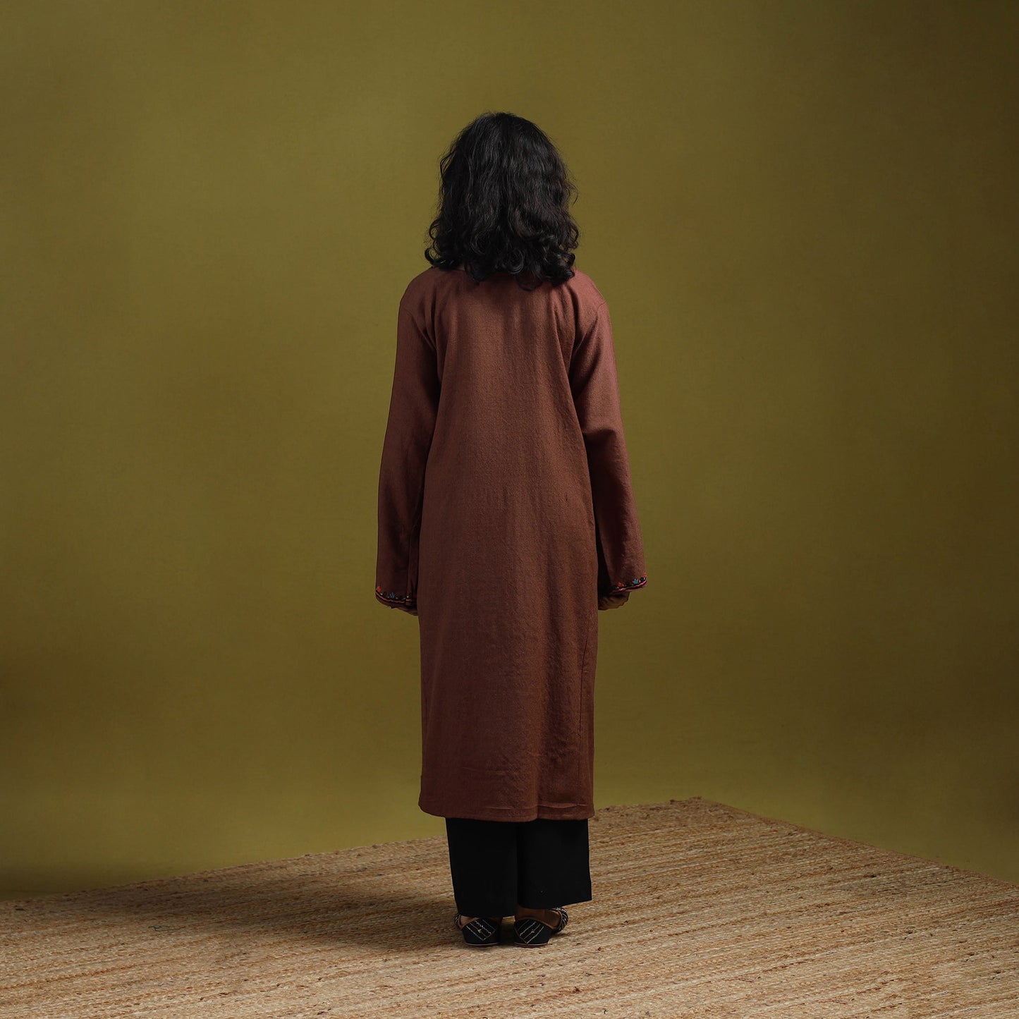 Handwoven aari hand embroidered kashmiri merino wool pheran