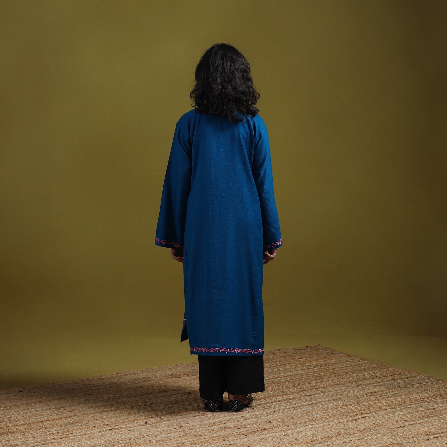 Handwoven aari hand embroidered kashmiri merino wool pheran