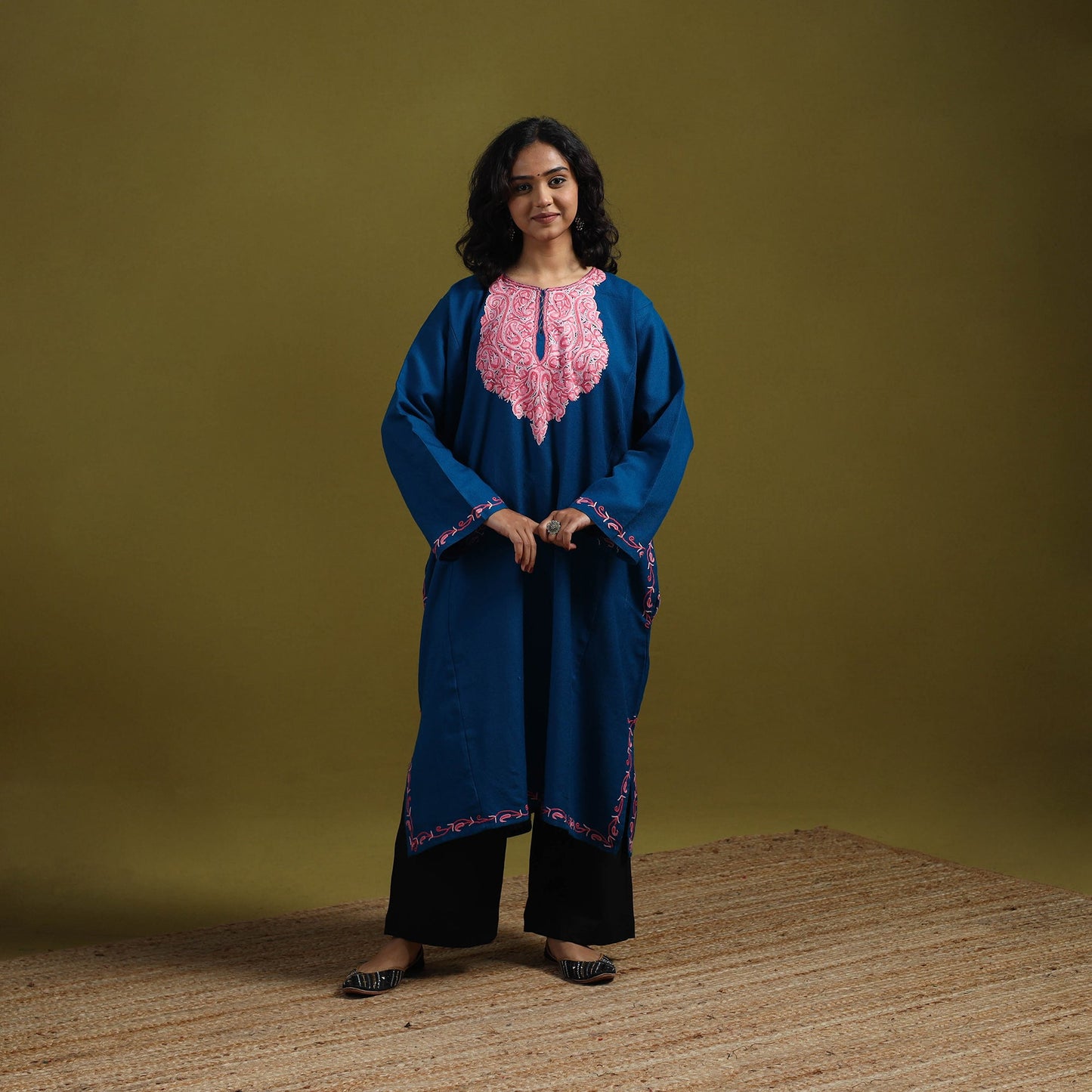 Handwoven aari hand embroidered kashmiri merino wool pheran