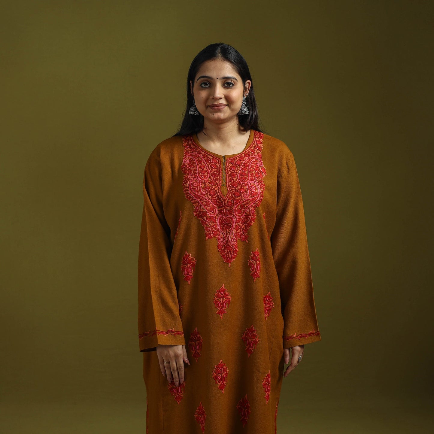 Handwoven aari hand embroidered kashmiri pure wool pheran