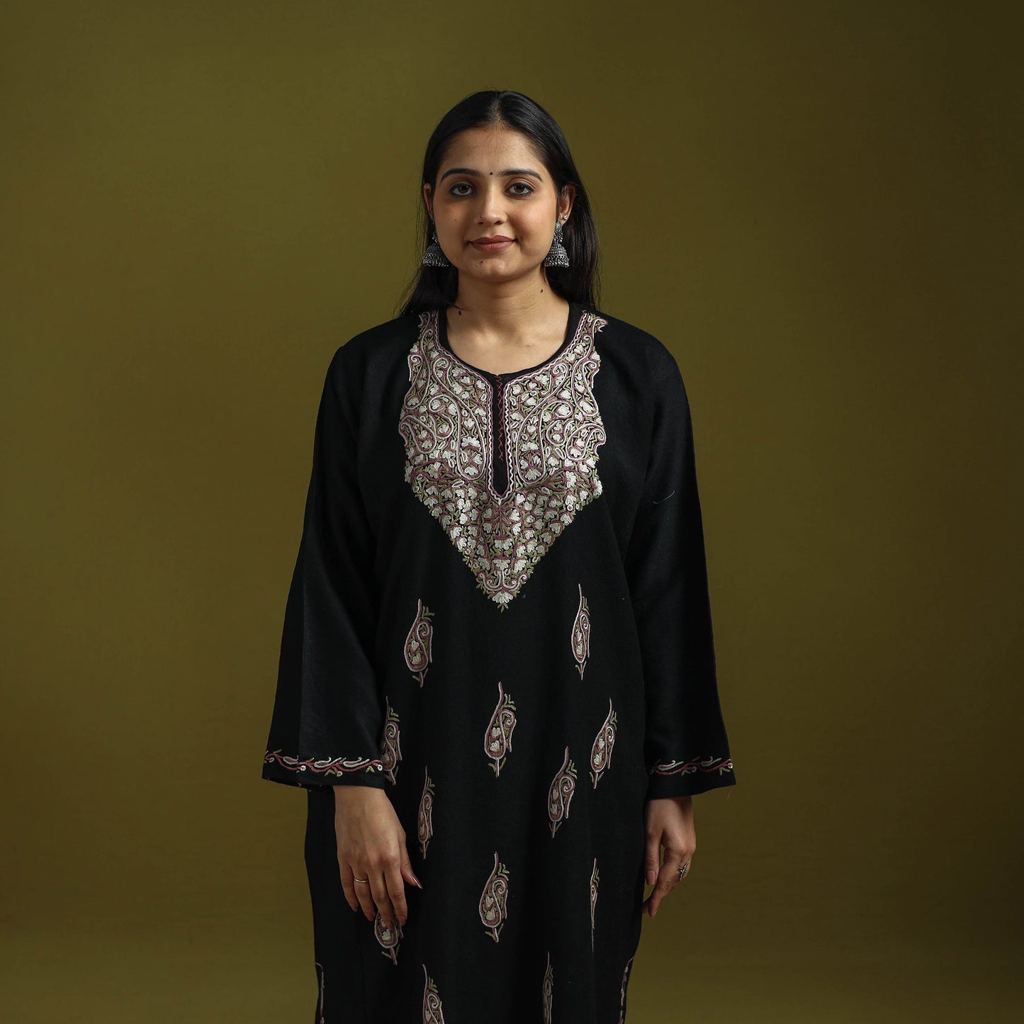 Handwoven aari hand embroidered kashmiri pure wool pheran