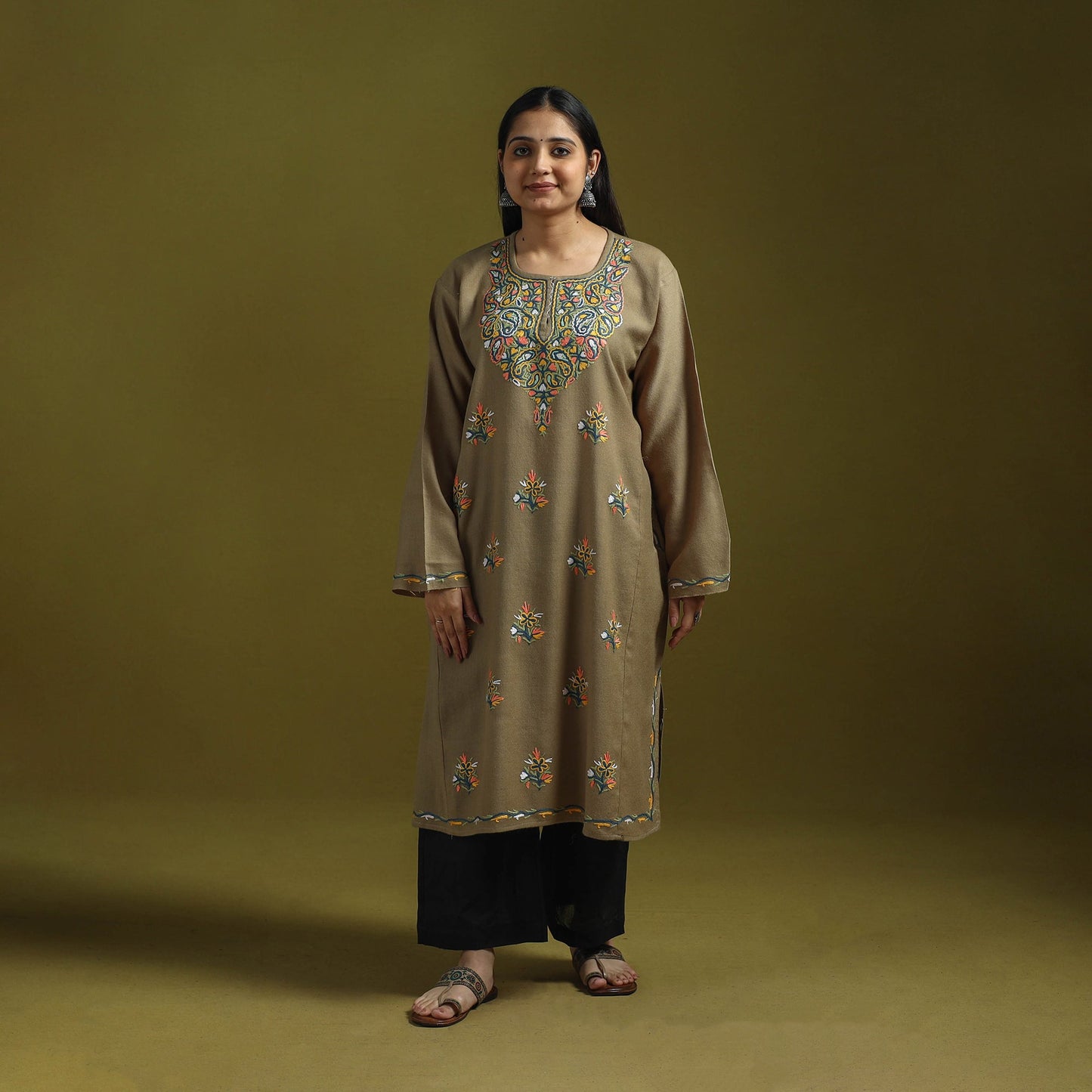 Handwoven aari hand embroidered kashmiri pure wool pheran