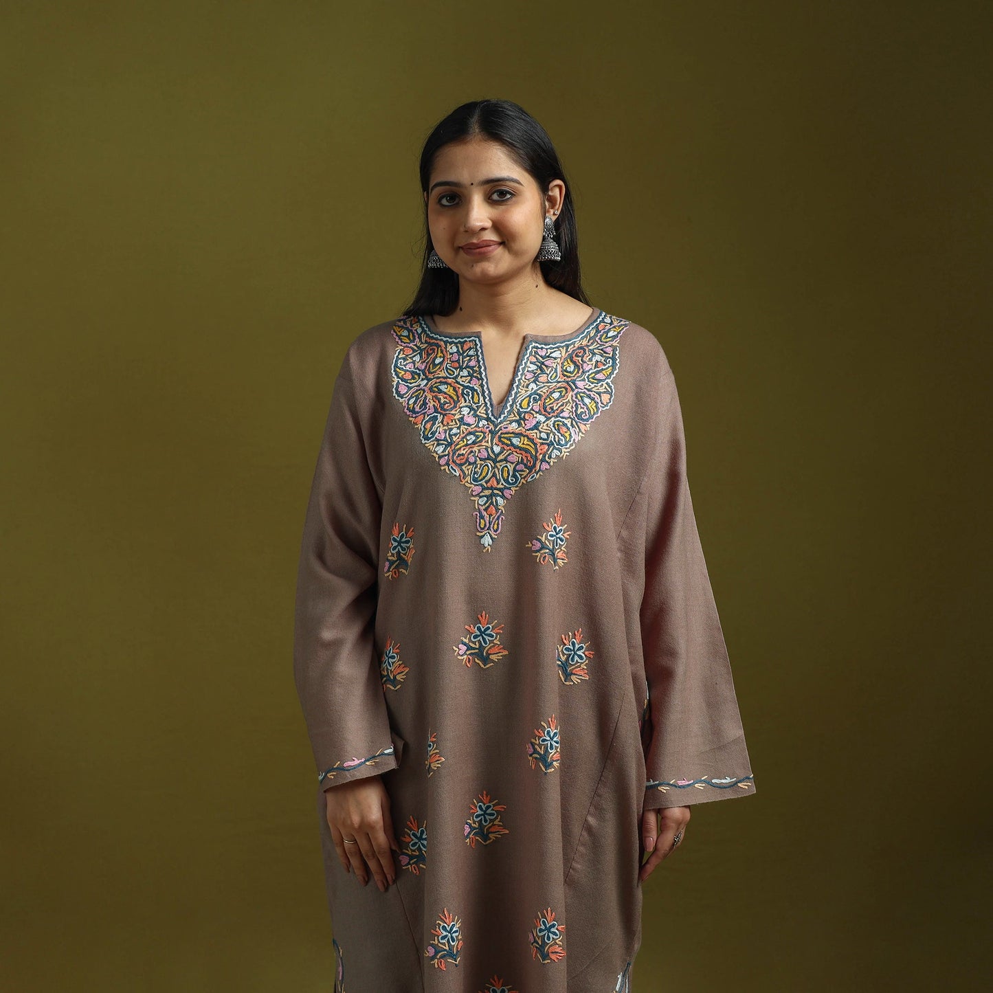 Handwoven aari hand embroidered kashmiri pure wool pheran