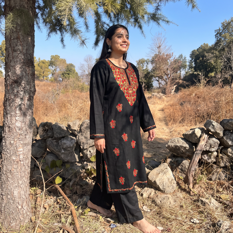 Black Handwoven Aari Hand Embroidered Kashmiri Pure Wool Pheran, worn by a model, AI visual of the pheran, iTokri