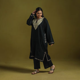 Handwoven aari hand embroidered kashmiri pure wool pheran