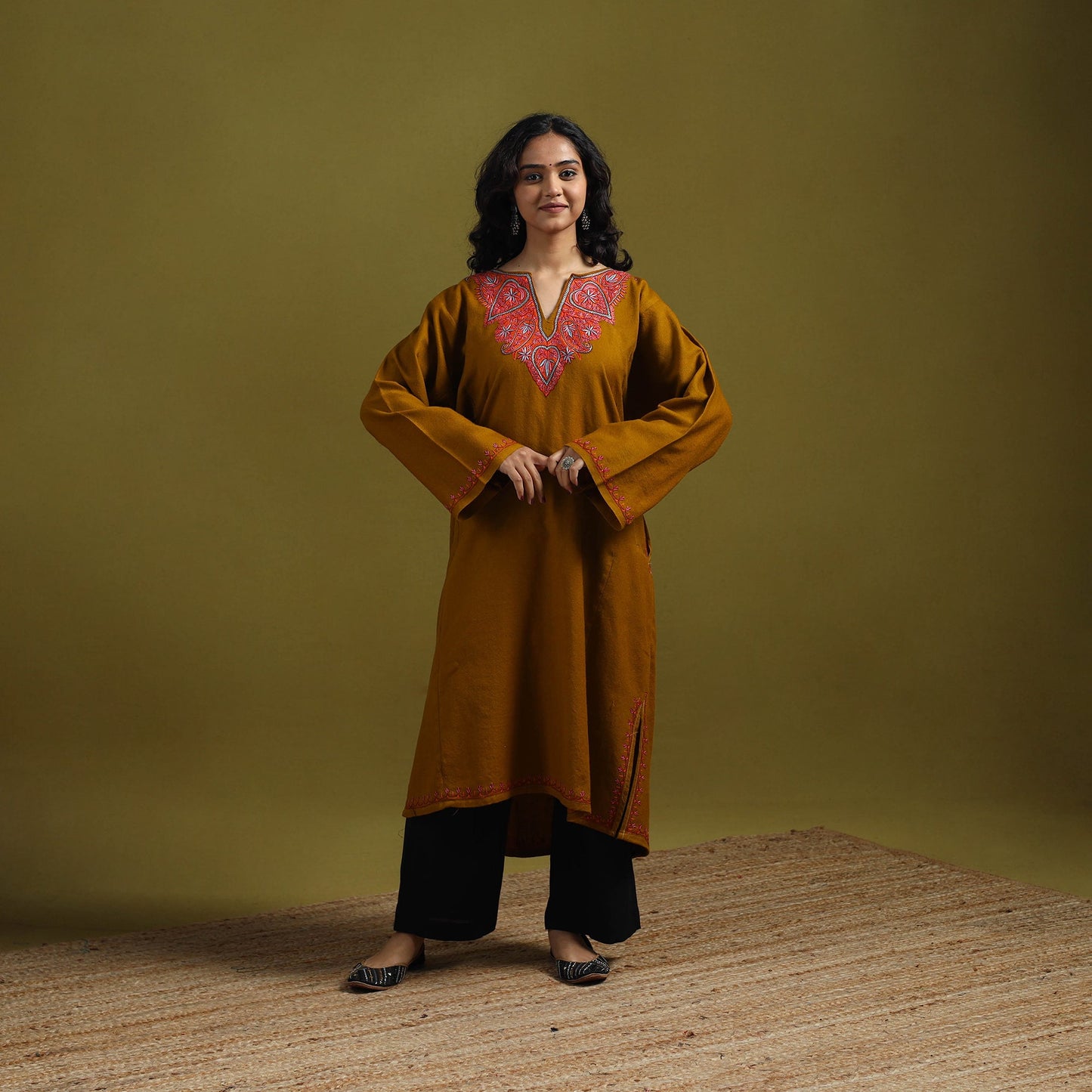 Handwoven sozni hand embroidered kashmiri merino wool