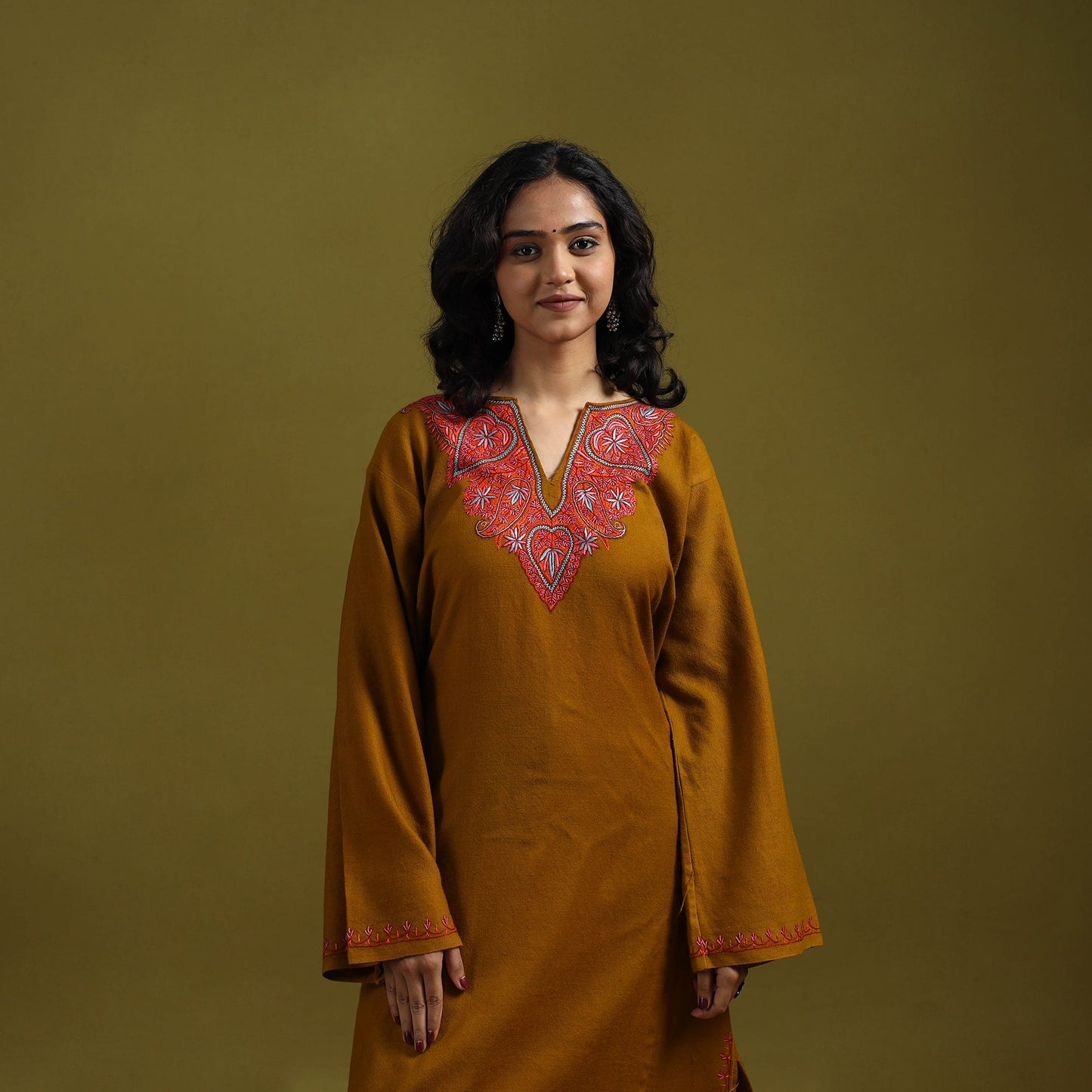 Handwoven sozni hand embroidered kashmiri merino wool