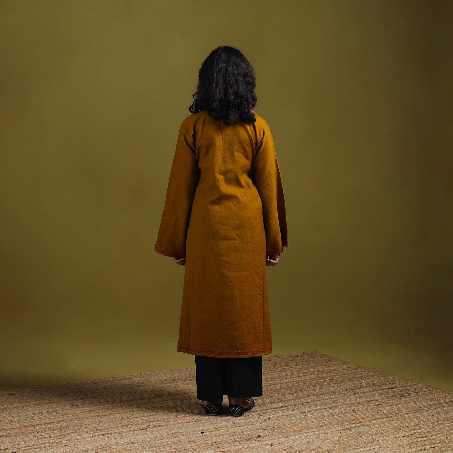 Handwoven sozni hand embroidered kashmiri merino wool