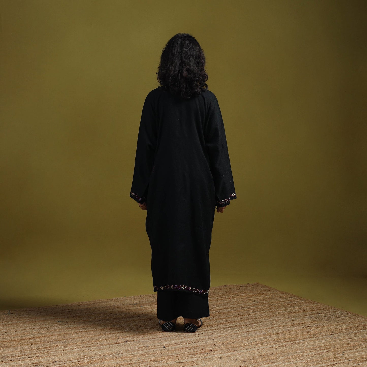 Handwoven sozni hand embroidered kashmiri merino wool