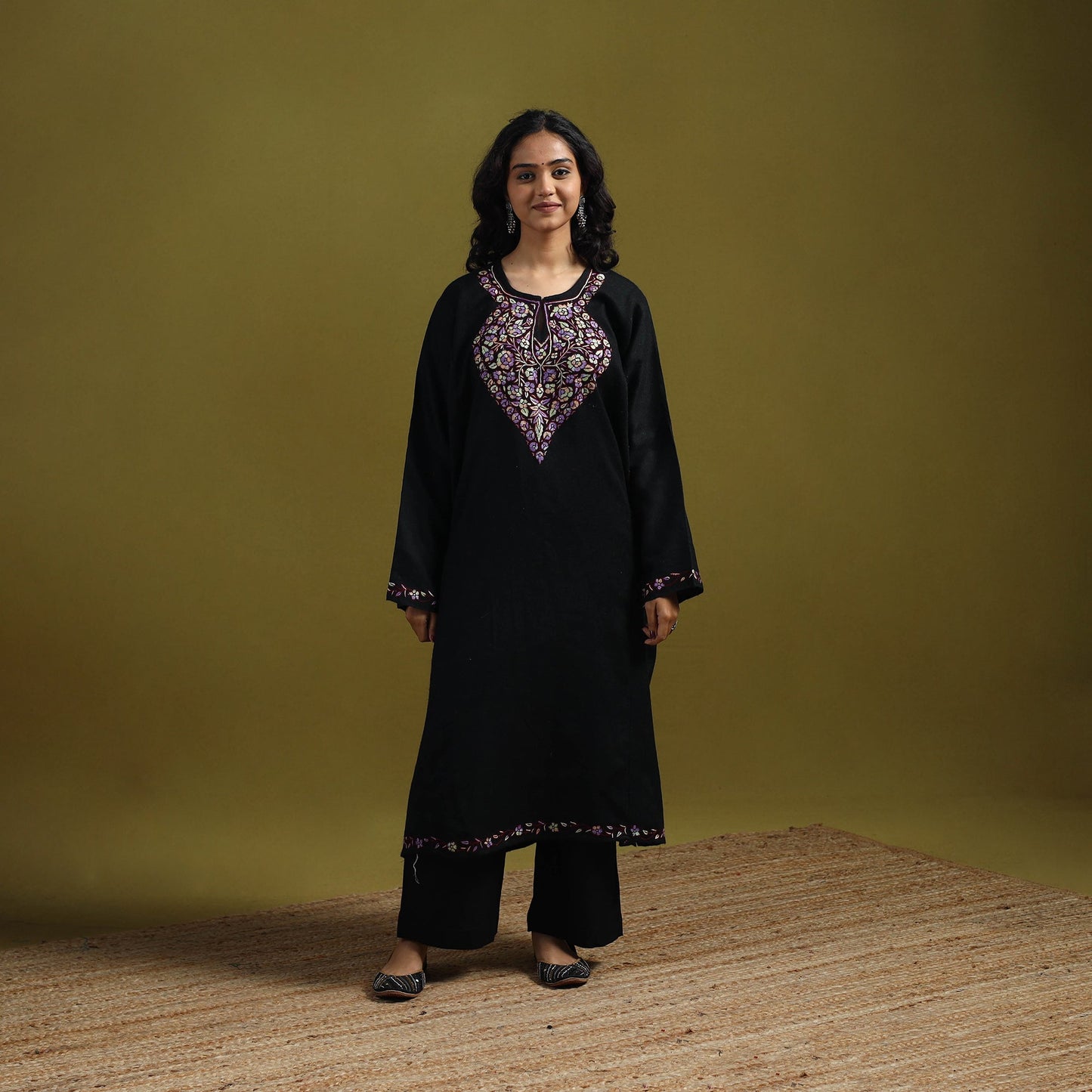 Handwoven sozni hand embroidered kashmiri merino wool