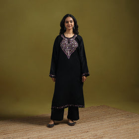 Handwoven sozni hand embroidered kashmiri merino wool