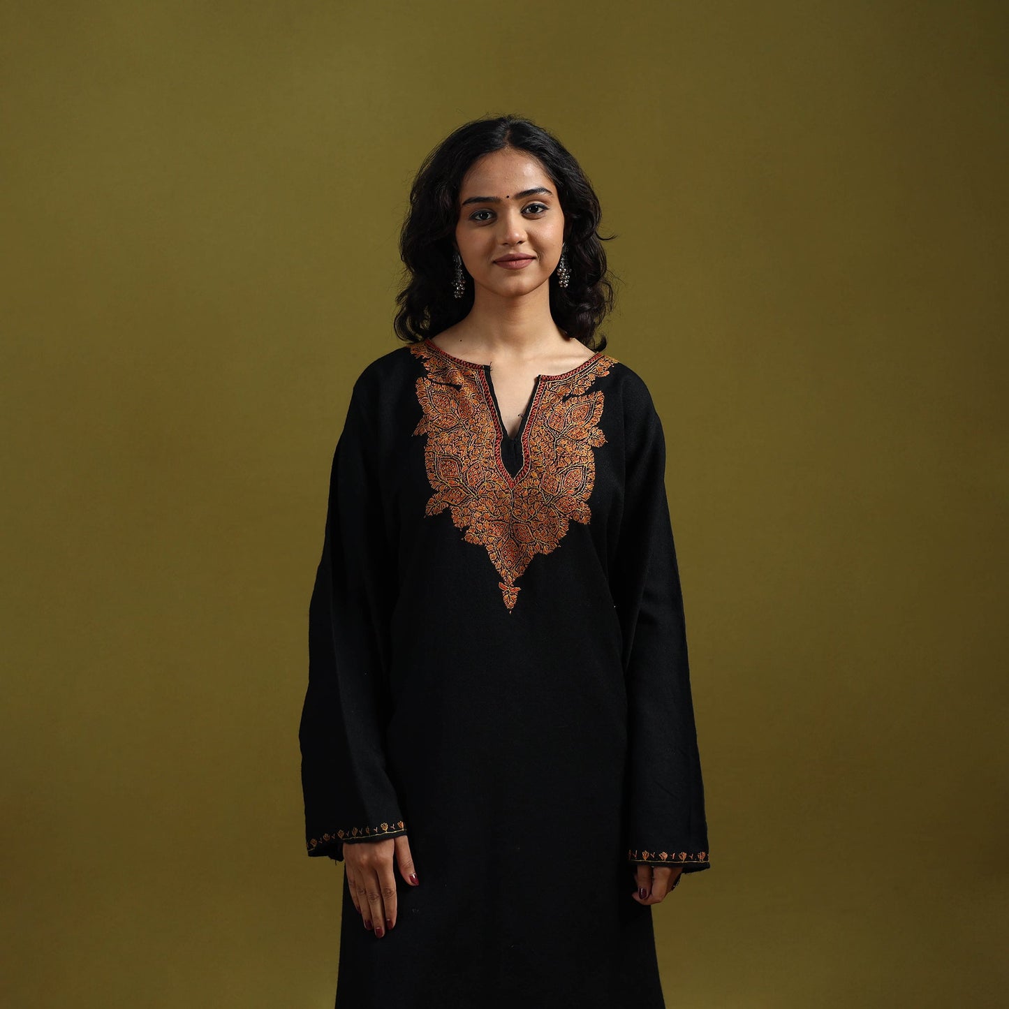 Handwoven sozni hand embroidered kashmiri merino wool