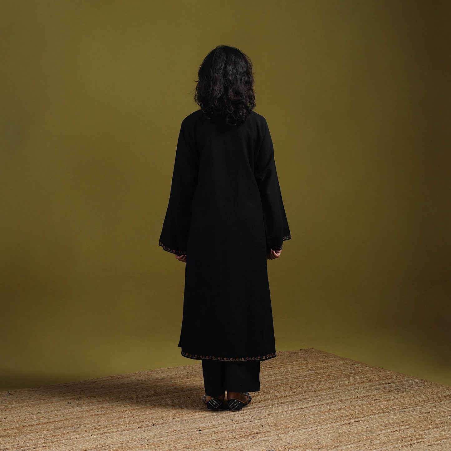 Handwoven sozni hand embroidered kashmiri merino wool