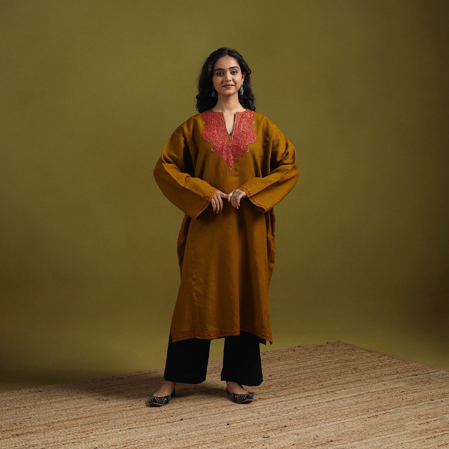 Handwoven sozni hand embroidered kashmiri merino wool