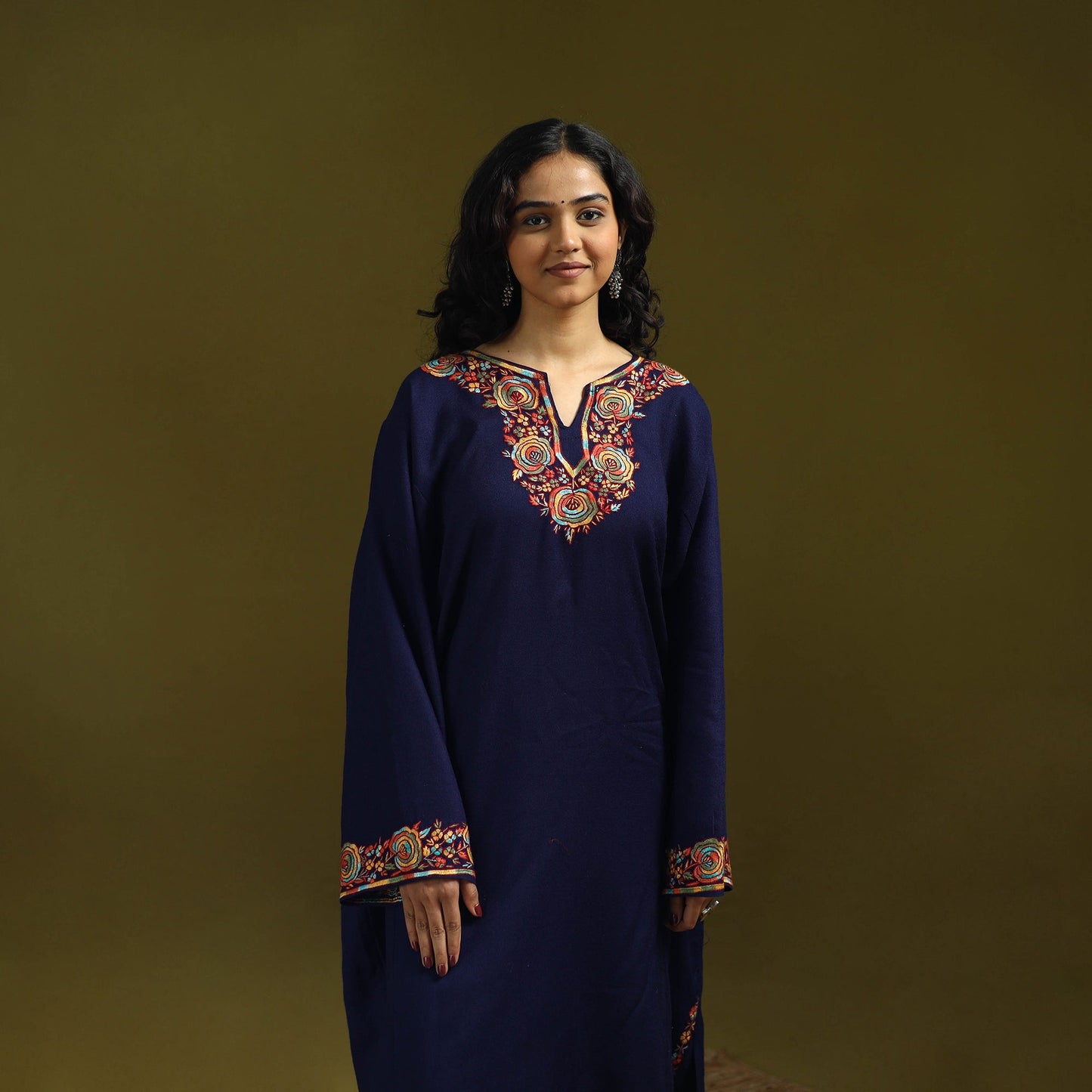 Handwoven sozni hand embroidered kashmiri merino wool