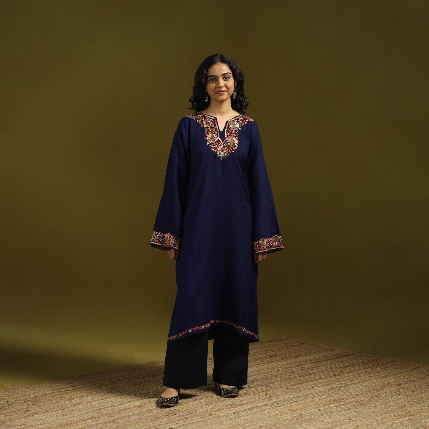 Handwoven sozni hand embroidered kashmiri merino wool