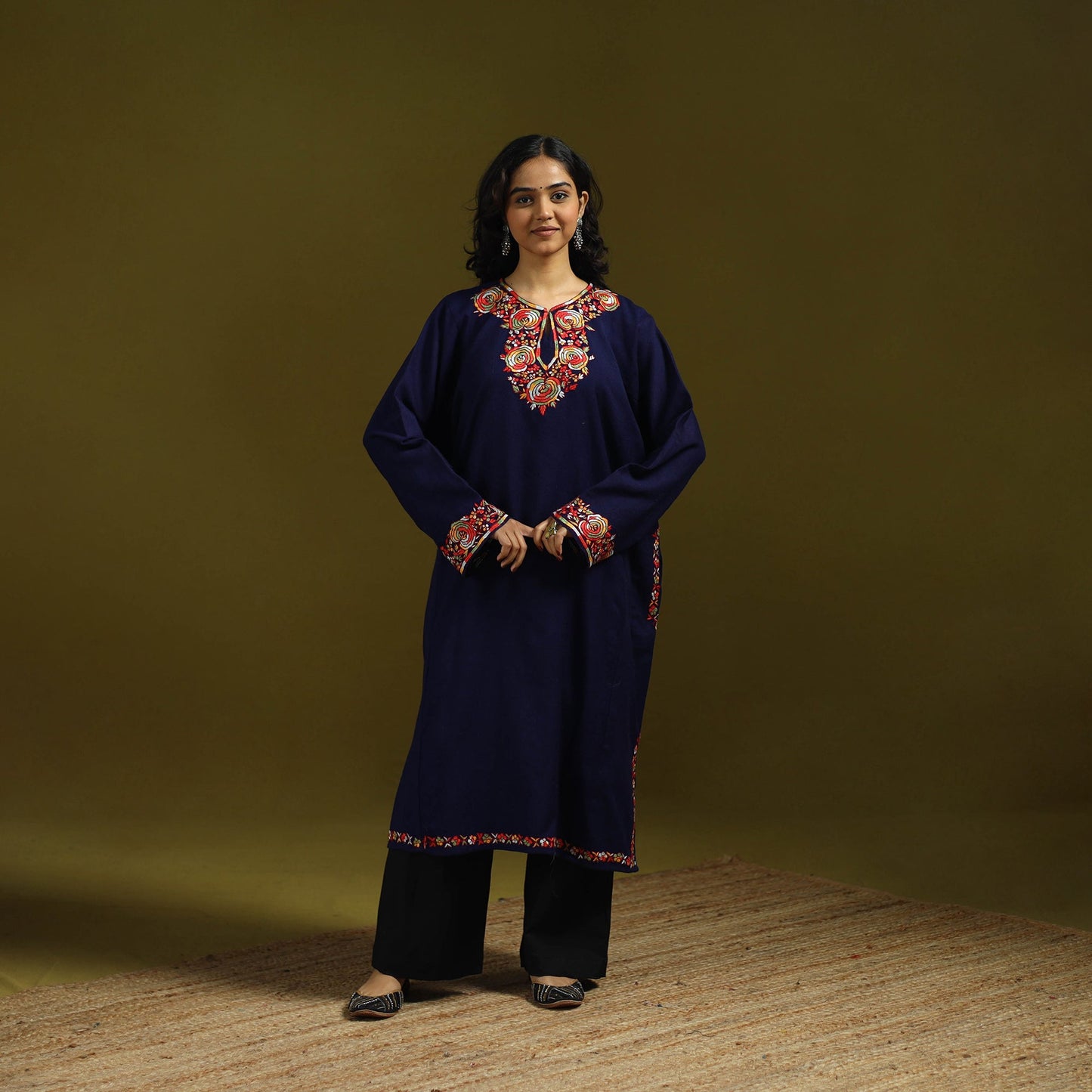 Handwoven sozni hand embroidered kashmiri merino wool