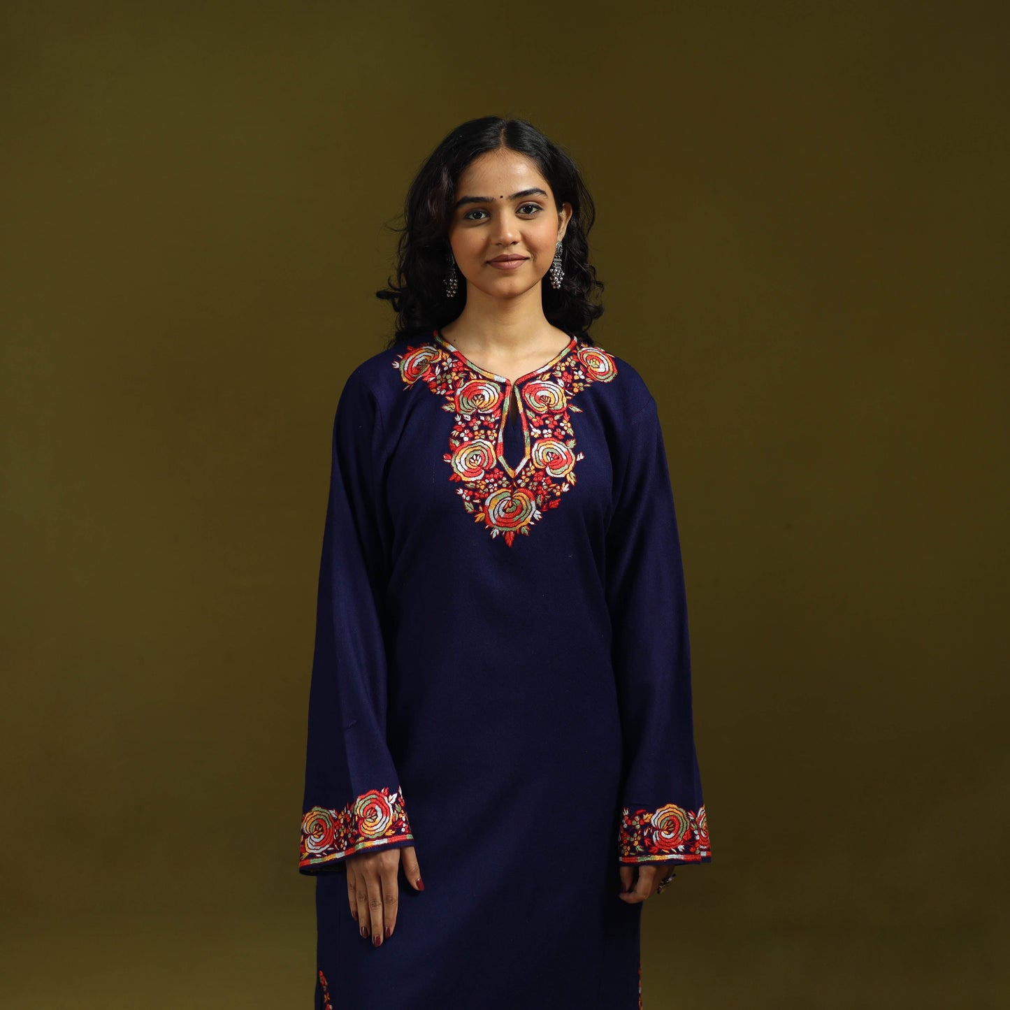 Handwoven sozni hand embroidered kashmiri merino wool