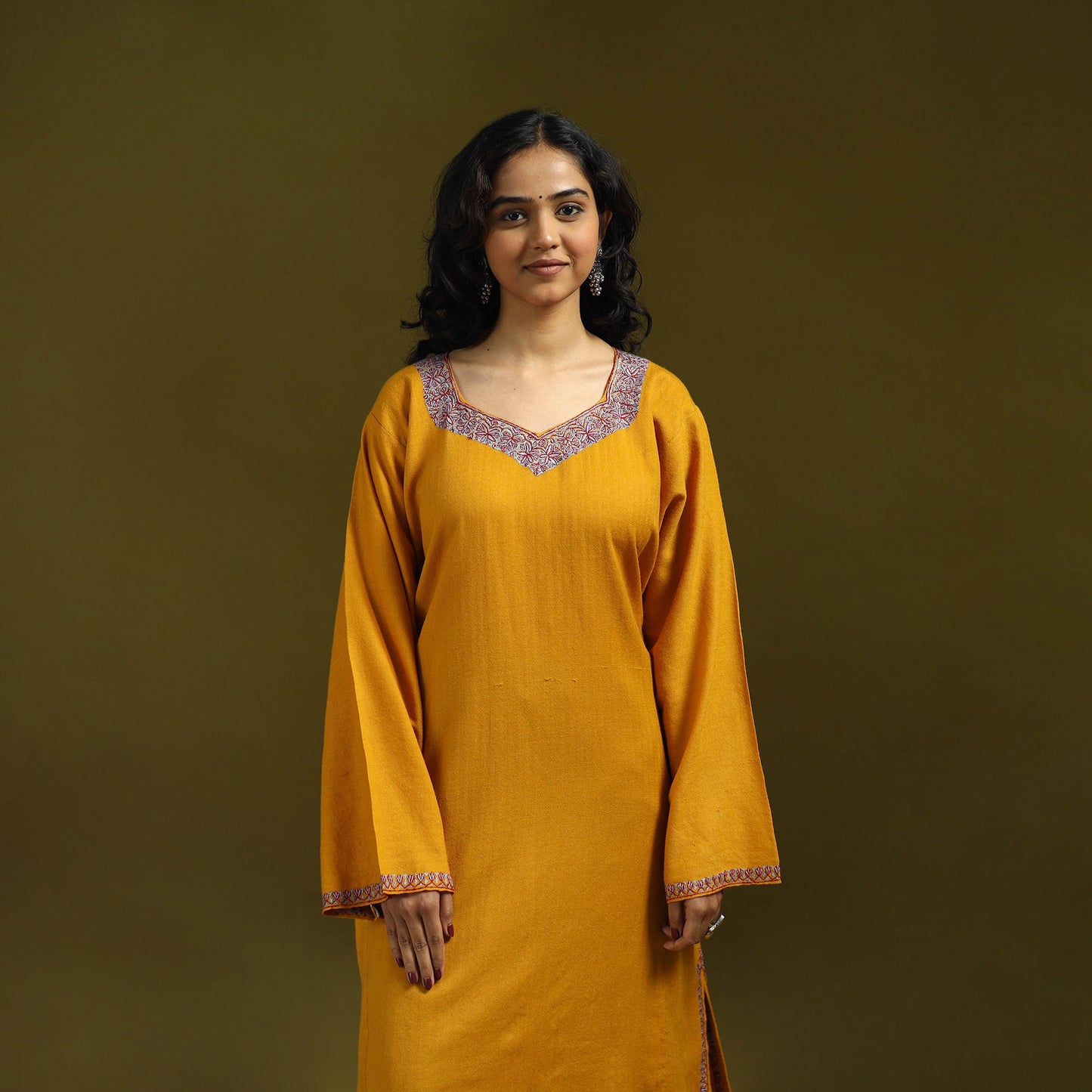 Handwoven sozni hand embroidered kashmiri merino wool